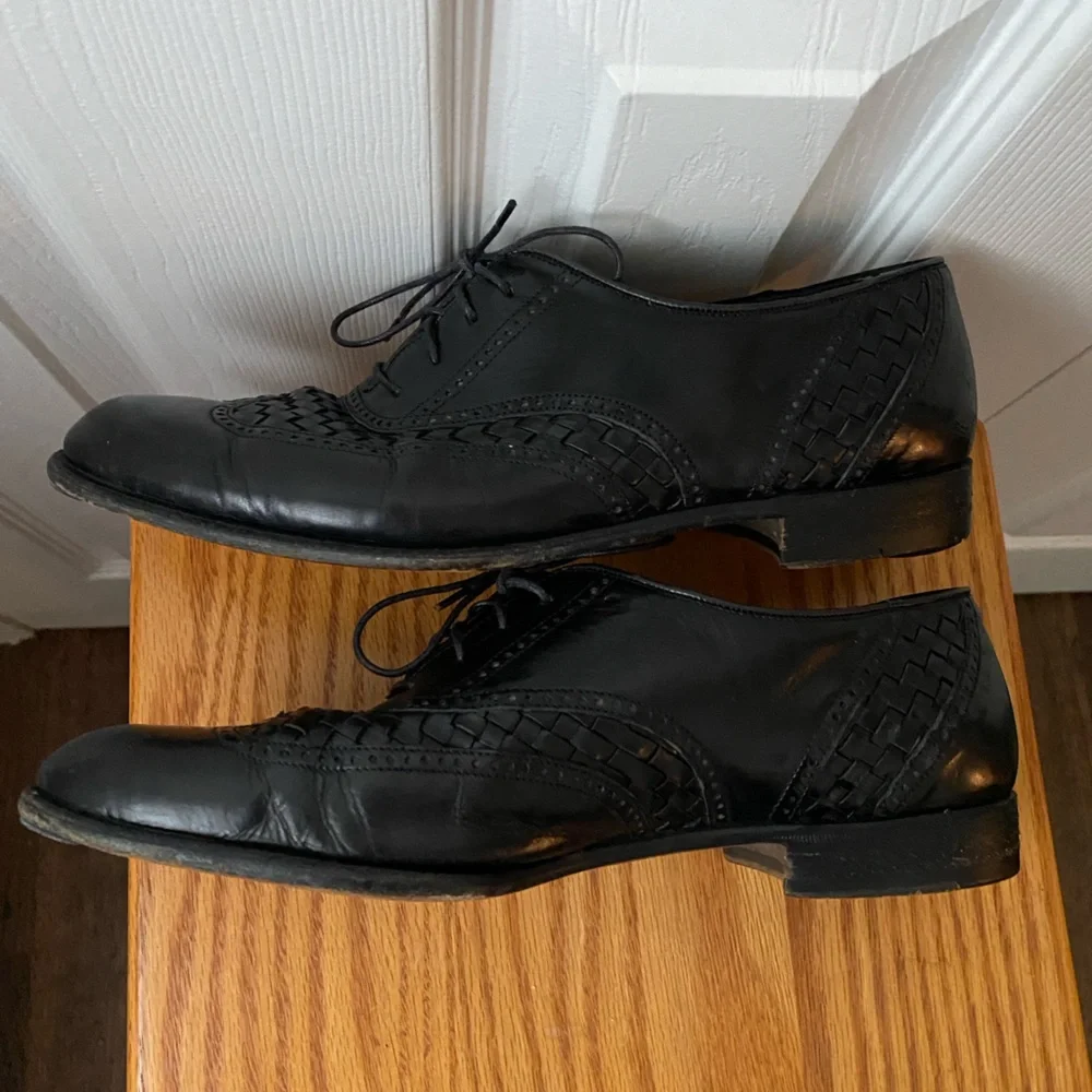 BALLY Black Leather Woven Detail Wingtip Derby Shoes SZ 8